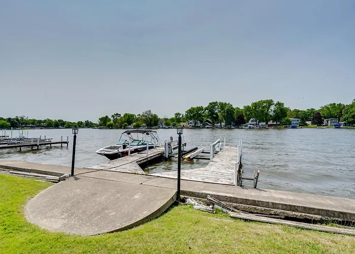 Riverfront W/ Dock & Kayaks *